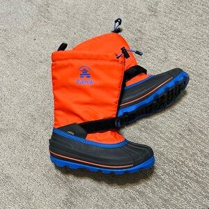 Kamik kids winter boots. Barely worn. Size 2. Removable liner.